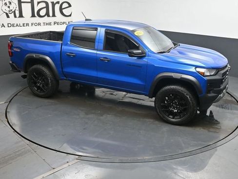 Used 2023 Chevrolet Colorado Trail Boss w/ LPO, Dark Essentials Package AWD/4WD image 37