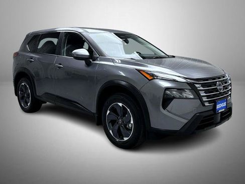 Certified 2025 Nissan Rogue SV AWD/4WD image 3