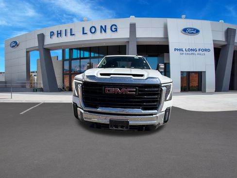 Used 2025 GMC Sierra 2500 Pro w/ 1SA Pro Safety Plus Package AWD/4WD image 9