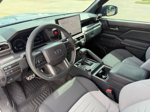 Used 2025 Toyota Tacoma TRD Sport RWD image 11