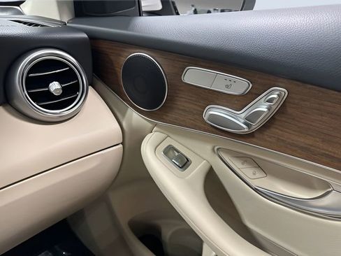 Certified 2022 Mercedes-Benz GLC 300 4MATIC image 33