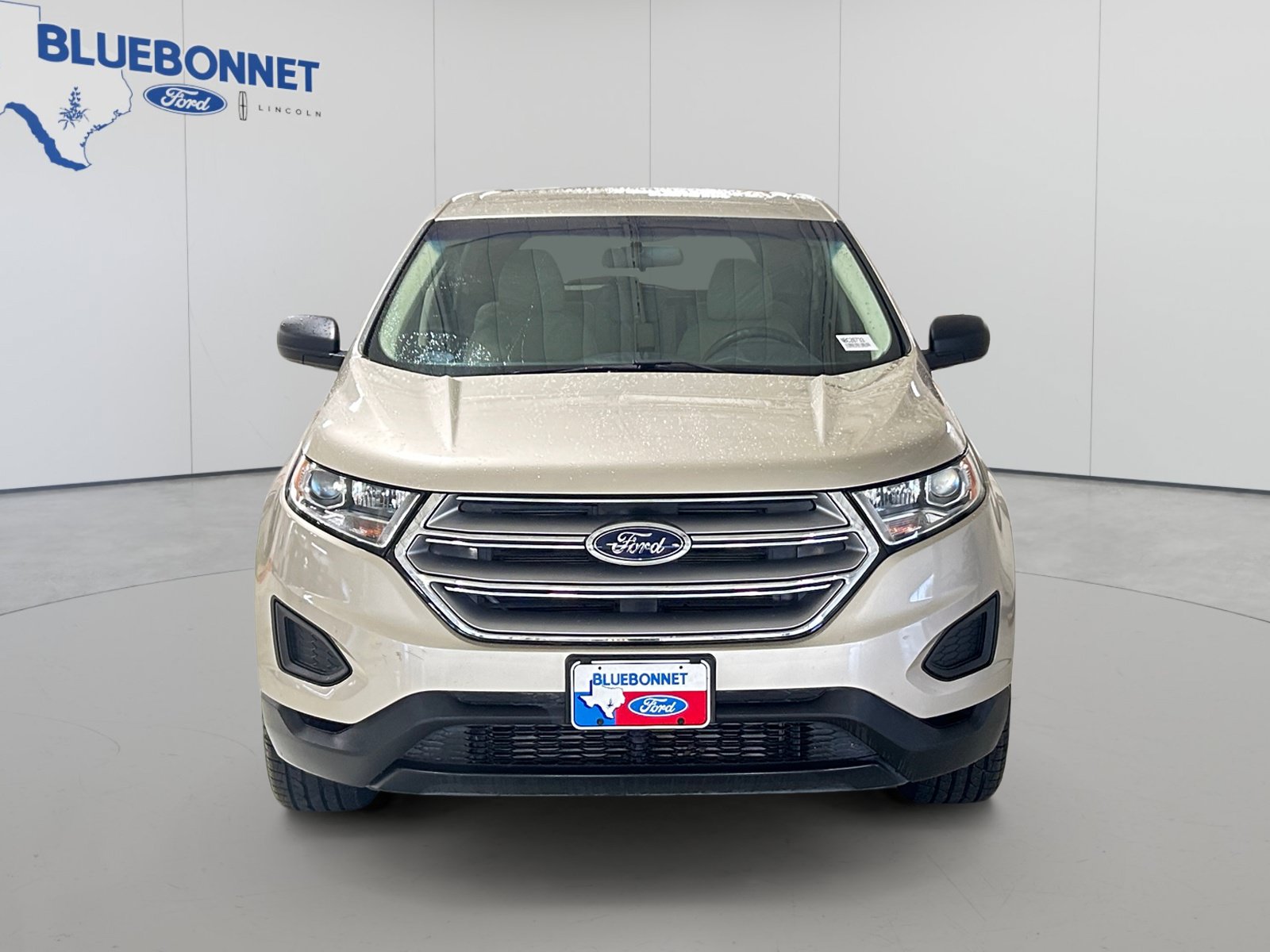 Used 2018 Ford Edge SE FWD image 2