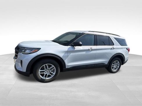 Used 2026 Ford Explorer Active AWD/4WD image 1