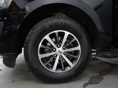 Used 2021 Ford Expedition XLT image 33