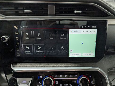 Used 2024 GMC Sierra 3500 Denali w/ Denali Reserve Package image 30