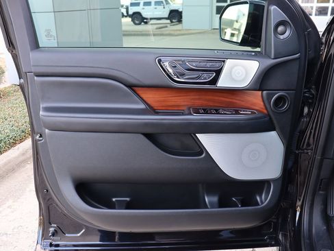 Used 2019 Lincoln Navigator L Reserve image 50