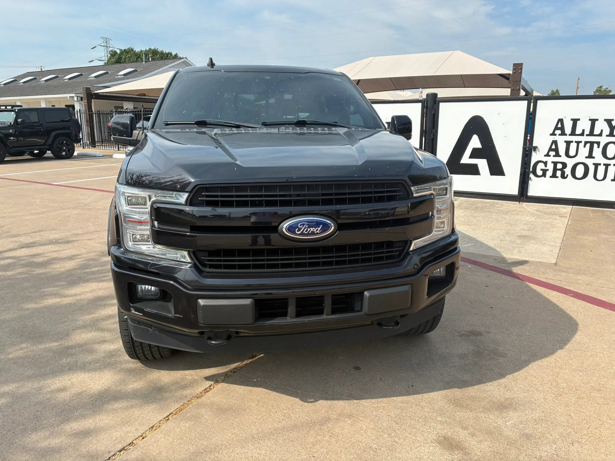 Used 2019 Ford F150 Lariat w/ Equipment Group 502A Luxury AWD/4WD image 2