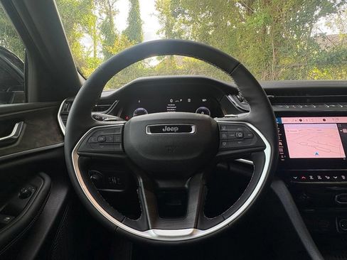 New 2026 Jeep Grand Cherokee L Limited w/ Limited Altitude Package AWD/4WD image 19