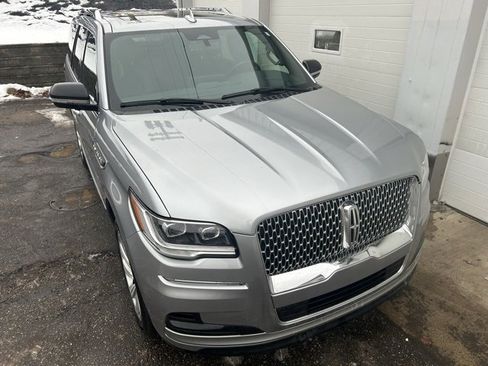 Used 2024 Lincoln Navigator Premiere image 7