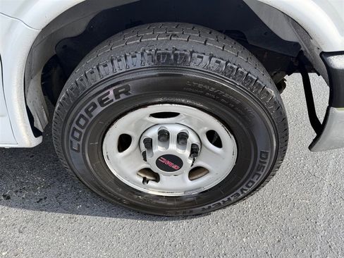 Used 2016 GMC Savana 2500 image 8