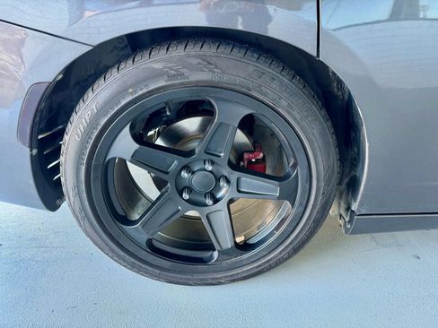 Used 2017 Dodge Charger R/T RWD image 13