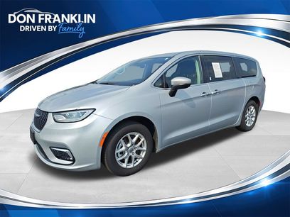 Used 2023 Chrysler Pacifica Touring-L