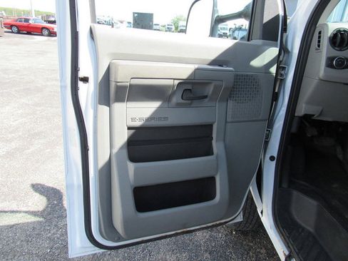 Used 2022 Ford E-350 and Econoline 350 Super Duty RWD image 22