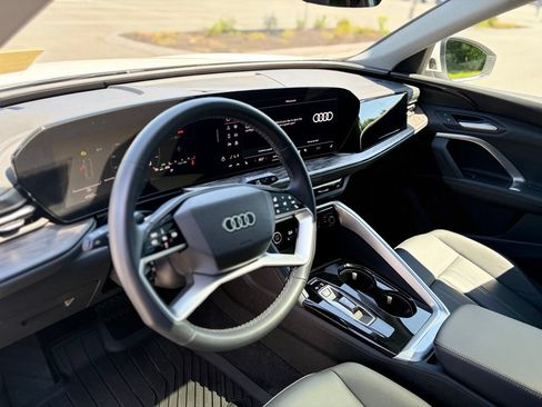 Used 2025 Audi Q5 Premium w/ Convenience Package AWD/4WD image 11