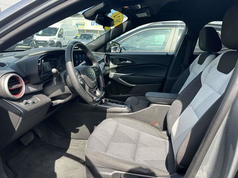 Used 2024 Chevrolet Trax RS w/ Driver Confidence Package FWD image 14
