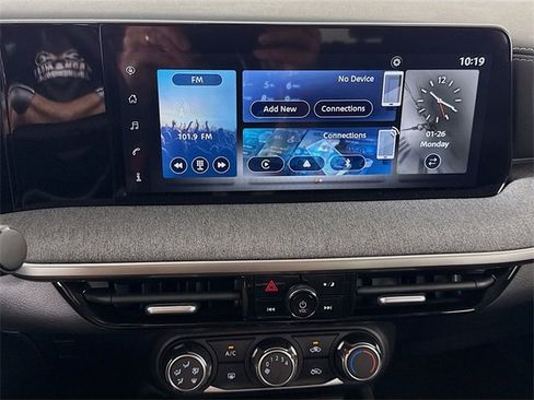 Certified 2025 Nissan Kicks SV image 19