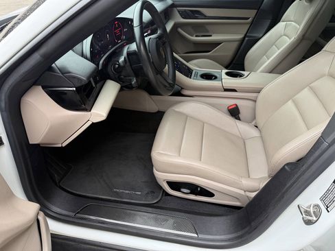 Used 2022 Porsche Taycan RWD image 19