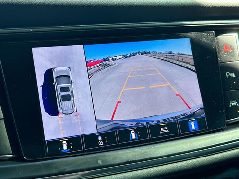 Used 2022 Buick Enclave Premium image 17