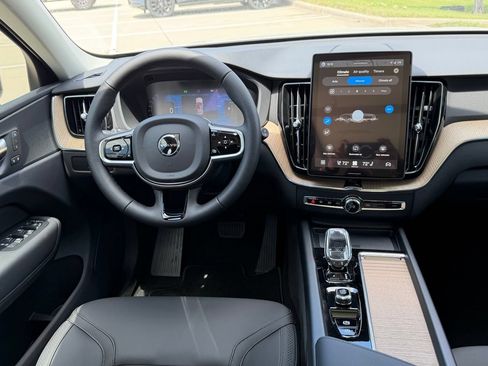 New 2026 Volvo XC60 T8 Plus w/ Climate Package PRO AWD/4WD image 10