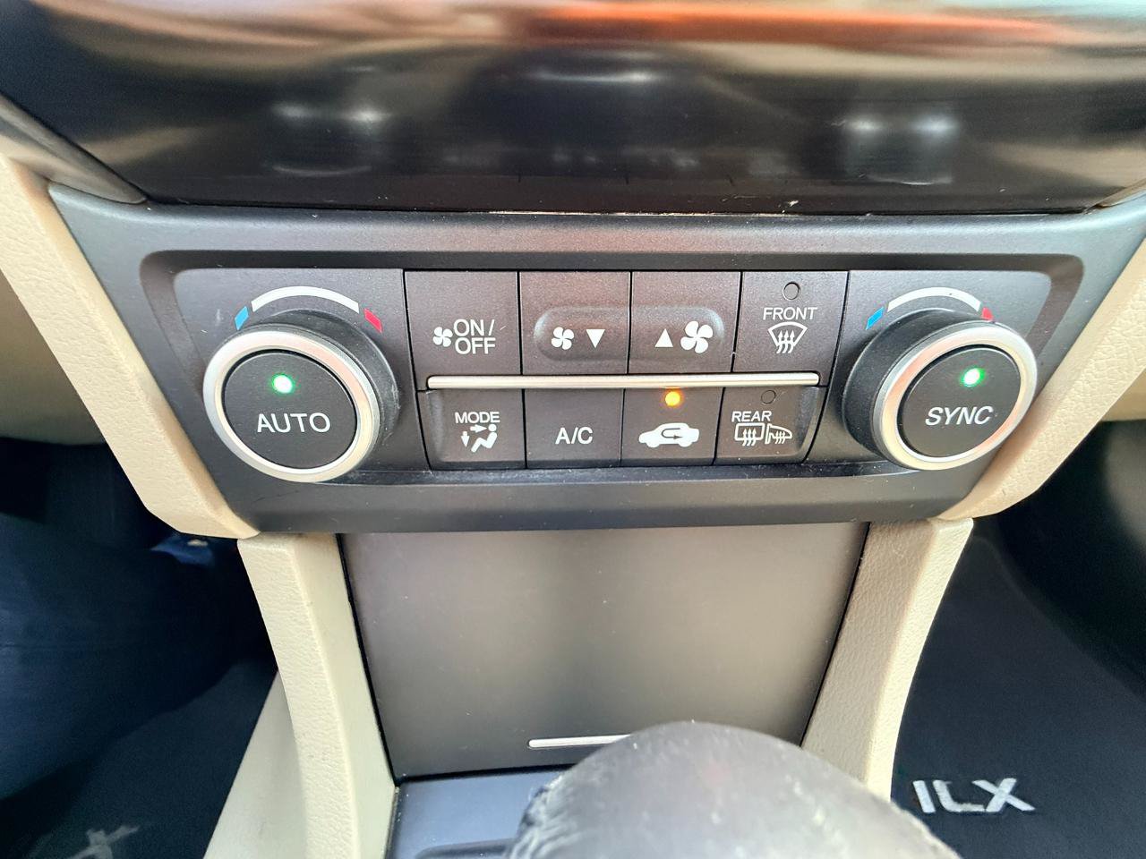 Used 2018 Acura ILX FWD image 22