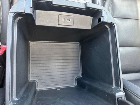 Used 2022 Chevrolet Suburban LT RWD image 23