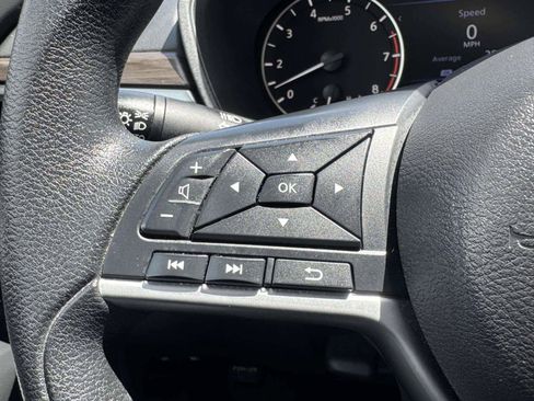 Used 2024 Nissan Altima 2.5 SV FWD image 27