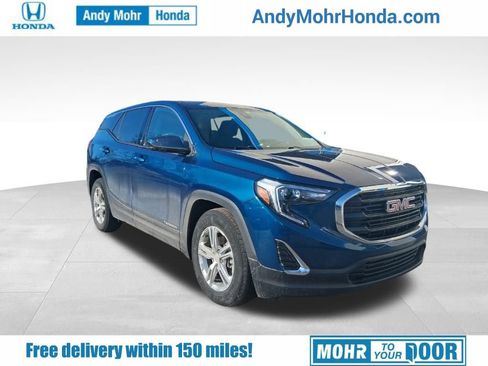 Used 2020 GMC Terrain SLE w/ LPO, Floor Liner Package image 1