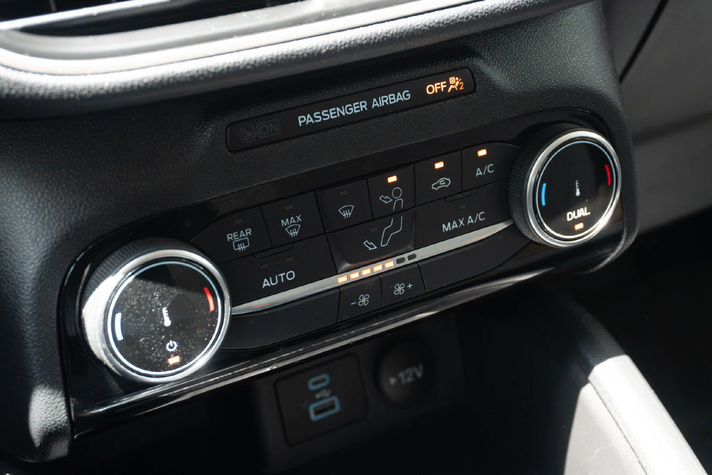 Used 2022 Ford Escape SE w/ SE Sport Appearance Package FWD image 24