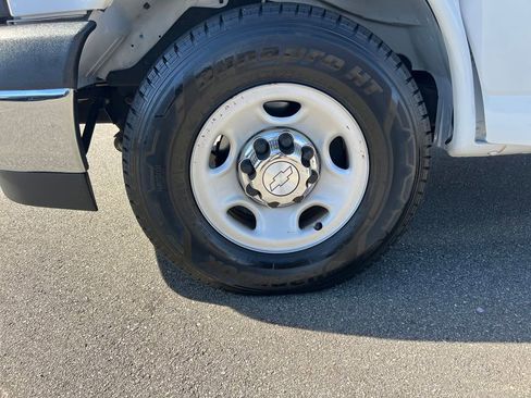 Used 2020 Chevrolet Express 3500 LT w/ LT Preferred Equipment Group image 26