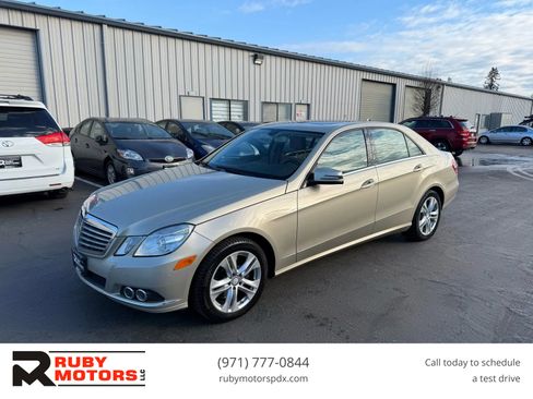 Used 2011 Mercedes-Benz E 350 E 350 4MATIC Sedan 4D image 1