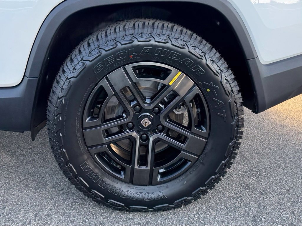 Used 2024 Rivian R1T Adventure Dual AWD/4WD image 12