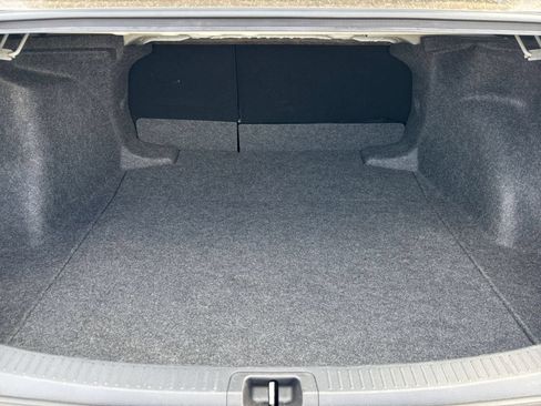 Used 2025 Toyota Corolla LE FWD image 28
