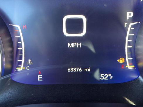 Used 2022 Chrysler Pacifica Touring-L image 16