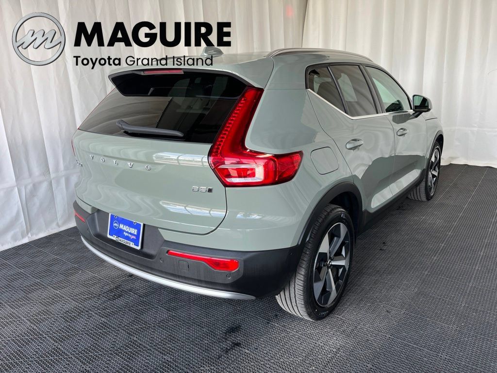 Used 2024 Volvo XC40 B5 Plus w/ Climate Package AWD/4WD image 32