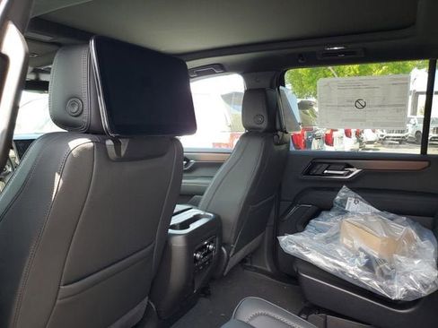New 2026 GMC Yukon XL Denali AWD/4WD image 10