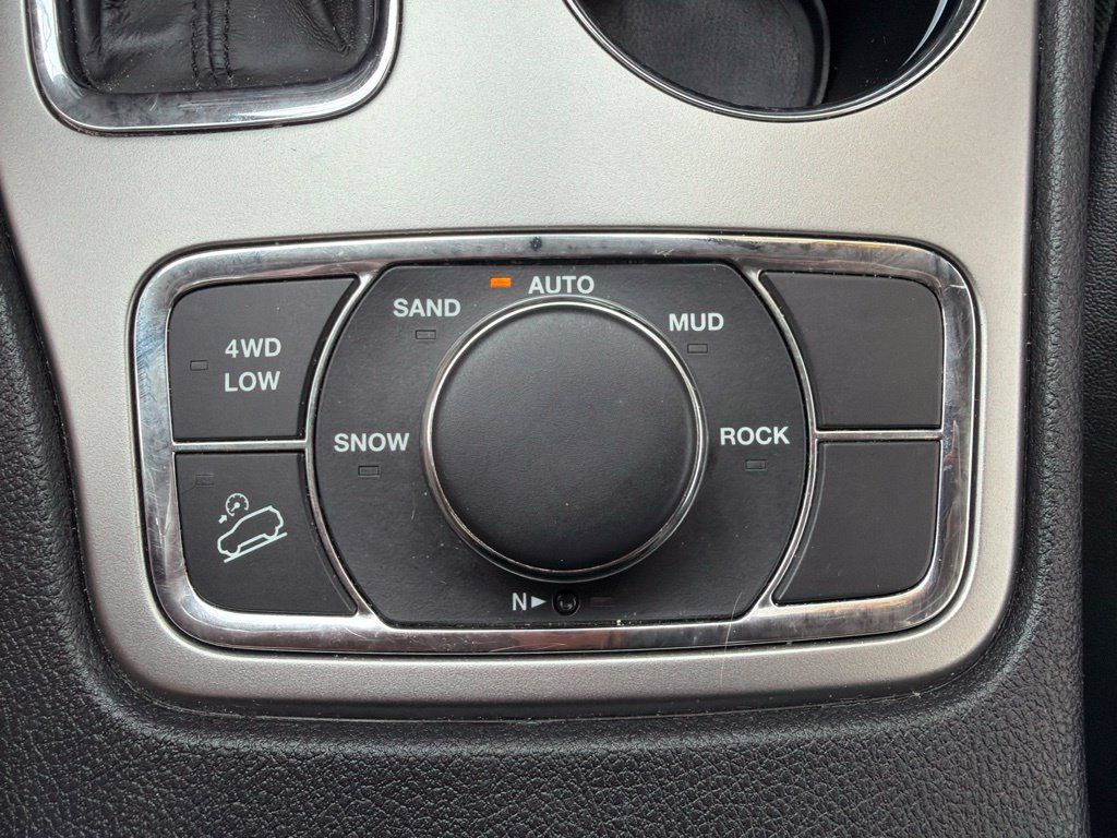 Used 2018 Jeep Grand Cherokee Limited AWD/4WD image 36