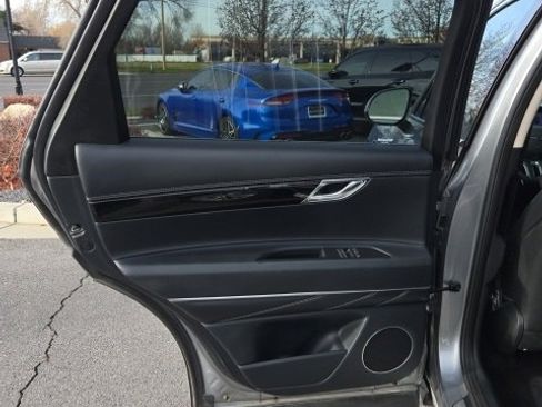 Used 2025 Genesis GV80 2.5T Standard image 17