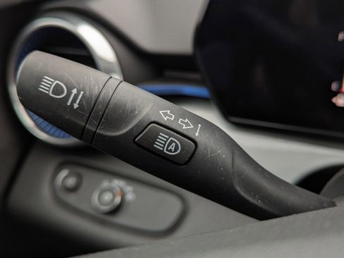 Used 2024 Chevrolet Trax LT w/ Driver Confidence Package image 17