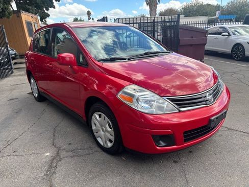 Used 2011 Nissan Versa 1.8 S image 3