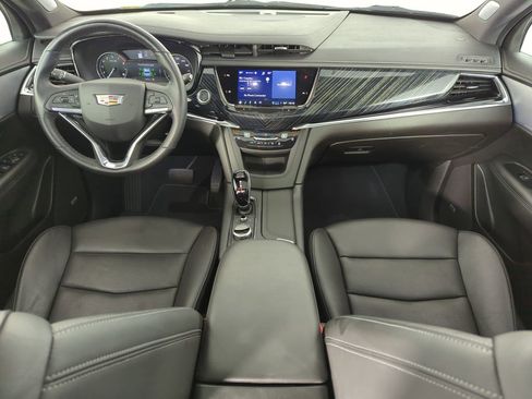 Used 2025 Cadillac XT6 Premium Luxury AWD/4WD image 14