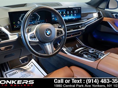 Used 2023 BMW X7 xDrive40i w/ M Sport Package AWD/4WD image 25