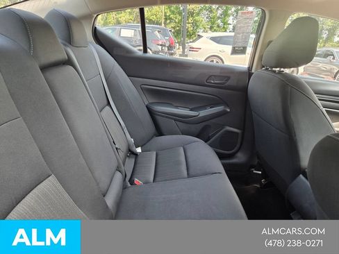 Used 2025 Nissan Altima 2.5 SV FWD image 13