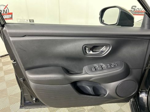 Used 2025 Honda HR-V LX image 10