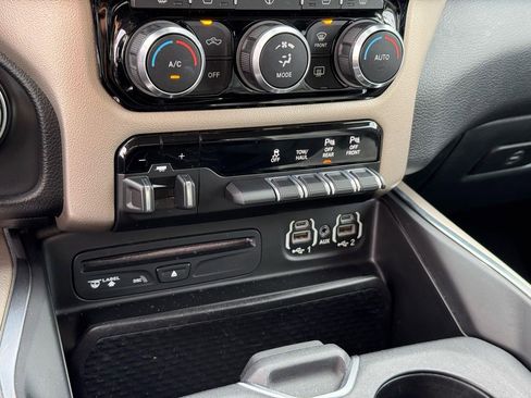 Used 2019 RAM 1500 Laramie image 28