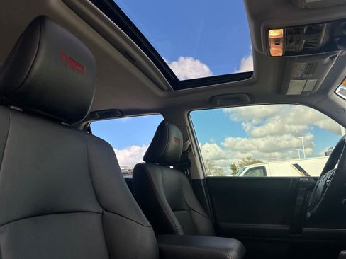 Used 2021 Toyota 4Runner Venture w/ Moonroof Package image 18