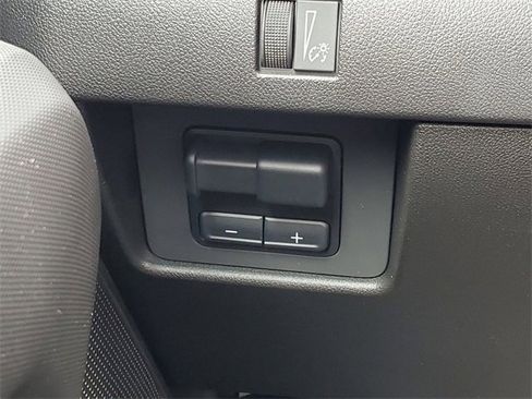 New 2025 GMC Canyon Elevation w/ Convenience Package image 12