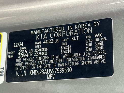 Used 2025 Kia Soul LX w/ LX Technology Package FWD image 12