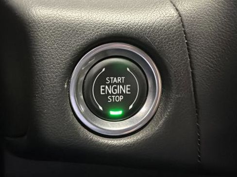 Used 2022 Chevrolet Suburban RST w/ Luxury Package AWD/4WD image 23