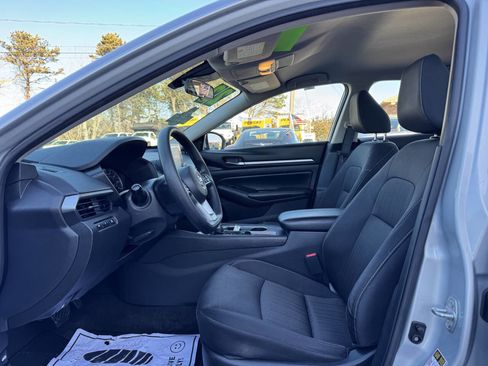 Used 2022 Nissan Altima 2.5 SV image 14