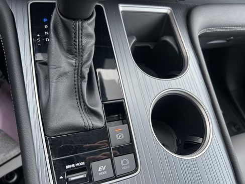 Used 2025 Toyota Sienna XLE w/ XLE Plus Package image 20